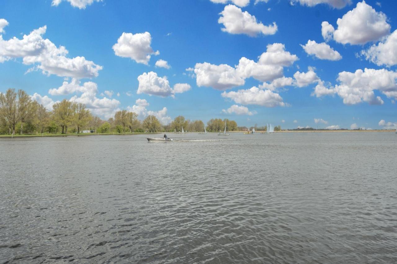 Meerzicht 70 - Vakantiehuis Aan Het Water! Uitgeest Exterior foto